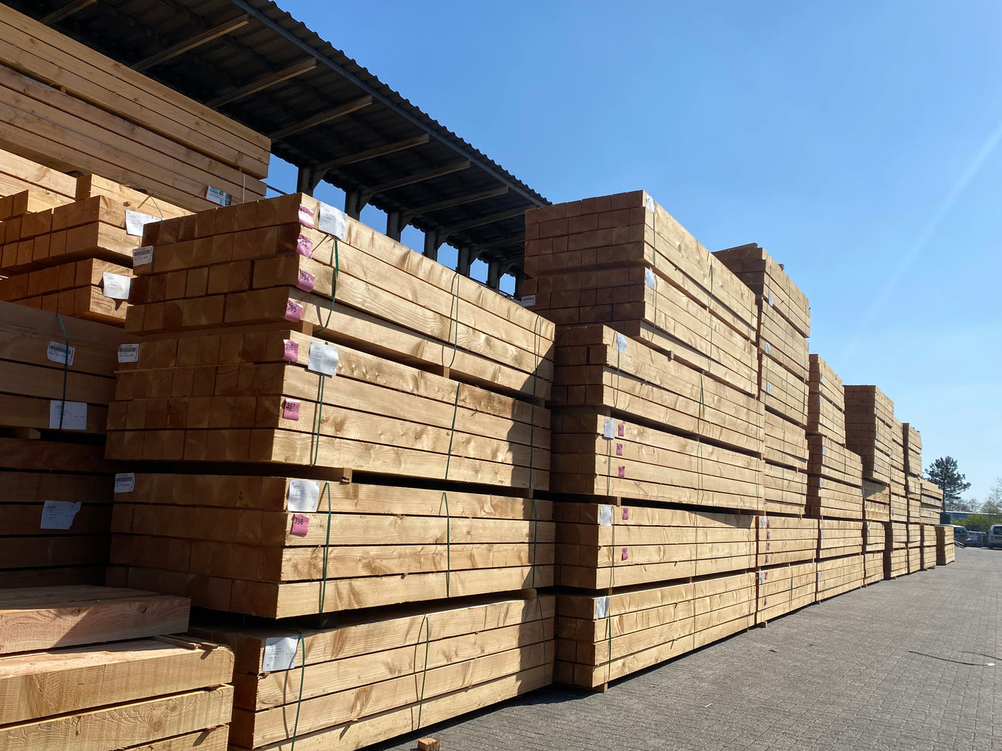 Douglas fijnbezaagd 150 x 150 mm (4 exlog)